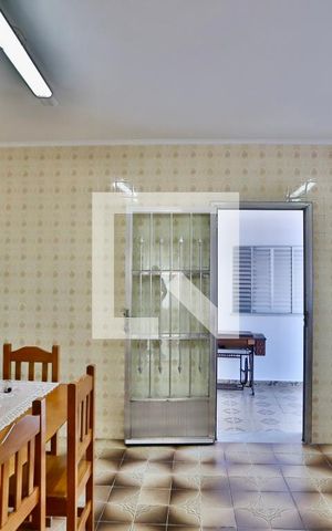 Casa à venda com 210m², 3 quartos e 4 vagas Casa à venda com 210m², 3 quartos e 4 vagasCozinha