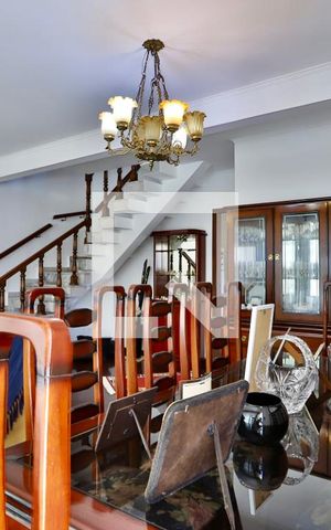 Casa à venda com 210m², 3 quartos e 4 vagas Casa à venda com 210m², 3 quartos e 4 vagasSala de Jantar