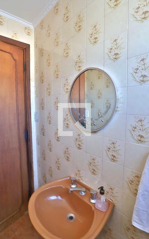 Casa à venda com 210m², 3 quartos e 4 vagas Casa à venda com 210m², 3 quartos e 4 vagasLavabo