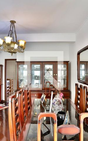 Casa à venda com 210m², 3 quartos e 4 vagas Casa à venda com 210m², 3 quartos e 4 vagasSala de Jantar