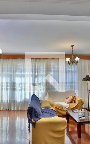 Casa à venda com 210m², 3 quartos e 4 vagas Casa à venda com 210m², 3 quartos e 4 vagasSala
