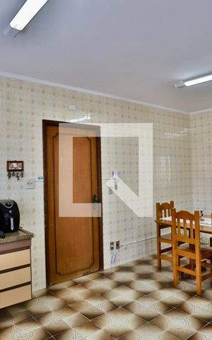 Casa à venda com 210m², 3 quartos e 4 vagas Casa à venda com 210m², 3 quartos e 4 vagasCozinha