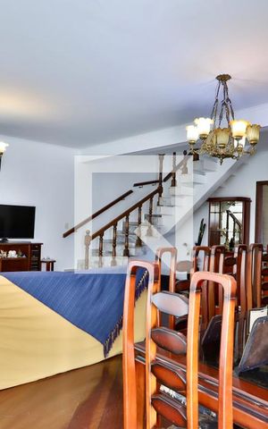 Casa à venda com 210m², 3 quartos e 4 vagas Casa à venda com 210m², 3 quartos e 4 vagasSala