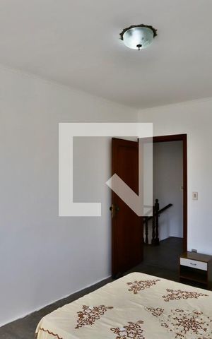 Casa à venda com 210m², 3 quartos e 4 vagas Casa à venda com 210m², 3 quartos e 4 vagasQuarto 1