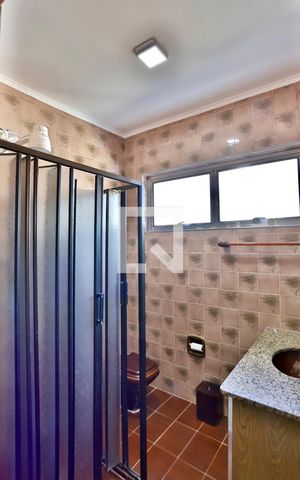 Casa à venda com 210m², 3 quartos e 4 vagas Casa à venda com 210m², 3 quartos e 4 vagasBanheiro
