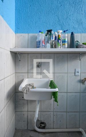 Casa para alugar com 80m², 2 quartos e sem vaga Casa para alugar com 80m², 2 quartos e sem vagaArea de Serviço