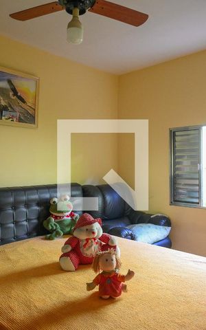 Casa à venda com 500m², 2 quartos e 3 vagas Casa à venda com 500m², 2 quartos e 3 vagasQuarto