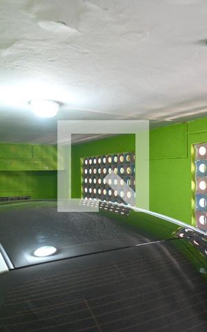 Casa à venda com 500m², 2 quartos e 3 vagas Casa à venda com 500m², 2 quartos e 3 vagasGaragem