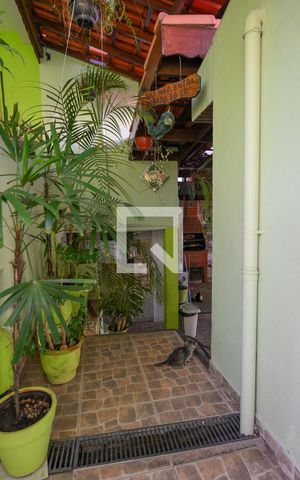 Casa à venda com 500m², 2 quartos e 3 vagas Casa à venda com 500m², 2 quartos e 3 vagasÁrea externa