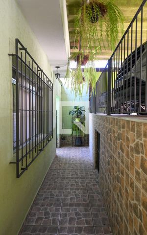 Casa à venda com 500m², 2 quartos e 3 vagas Casa à venda com 500m², 2 quartos e 3 vagasÁrea externa