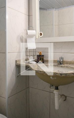 Casa à venda com 500m², 2 quartos e 3 vagas Casa à venda com 500m², 2 quartos e 3 vagasBanheiro