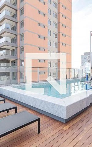 Studio à venda com 27m², 1 quarto e sem vaga Studio à venda com 27m², 1 quarto e sem vagaPiscina