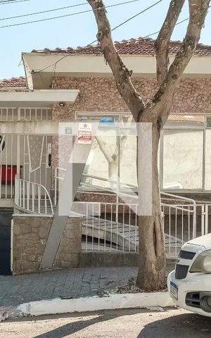Casa para alugar com 360m², 3 quartos e 6 vagas Casa para alugar com 360m², 3 quartos e 6 vagasFachada