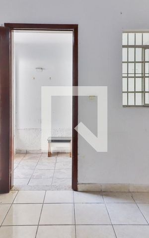 Casa à venda com 125m², 2 quartos e 2 vagas Casa à venda com 125m², 2 quartos e 2 vagasSala