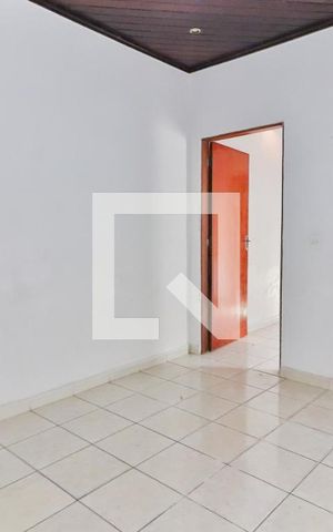 Casa à venda com 125m², 2 quartos e 2 vagas Casa à venda com 125m², 2 quartos e 2 vagasSala