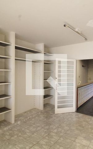Casa para alugar com 375m², 6 quartos e 3 vagasQuarto 4 - Suíte