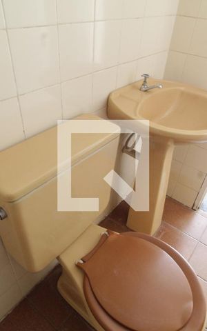 Casa para alugar com 375m², 6 quartos e 3 vagasBanheiro de serviço