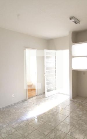 Casa para alugar com 375m², 6 quartos e 3 vagasQuarto 4 - Suíte