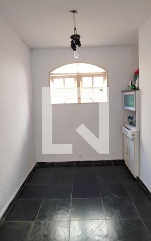 Casa à venda com 194m², 3 quartos e 3 vagas Casa à venda com 194m², 3 quartos e 3 vagasCopa