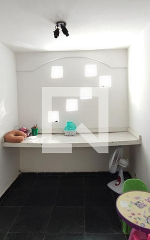Casa à venda com 194m², 3 quartos e 3 vagas Casa à venda com 194m², 3 quartos e 3 vagasCopa