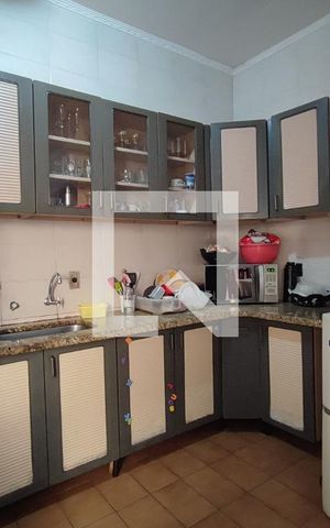 Casa à venda com 194m², 3 quartos e 3 vagas Casa à venda com 194m², 3 quartos e 3 vagasCozinha