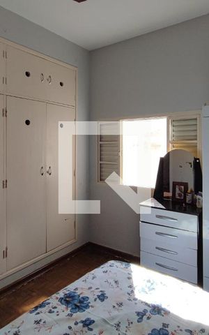 Casa à venda com 194m², 3 quartos e 3 vagas Casa à venda com 194m², 3 quartos e 3 vagasQuarto Suíte