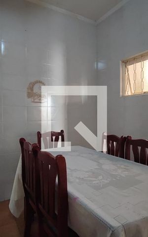 Casa à venda com 194m², 3 quartos e 3 vagas Casa à venda com 194m², 3 quartos e 3 vagasSala de Jantar