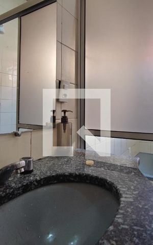 Casa à venda com 194m², 3 quartos e 3 vagas Casa à venda com 194m², 3 quartos e 3 vagasBanheiro Social