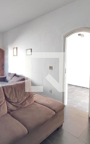 Casa à venda com 194m², 3 quartos e 3 vagas Casa à venda com 194m², 3 quartos e 3 vagasSala