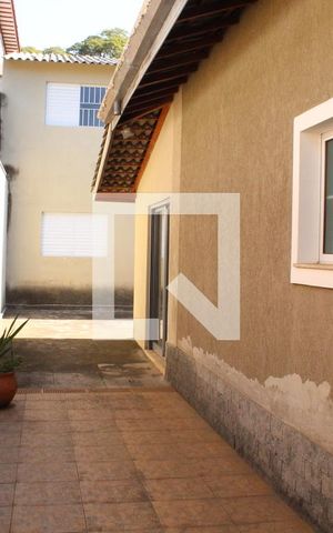 Casa para alugar com 55m², 1 quarto e sem vagaÁrea Externa