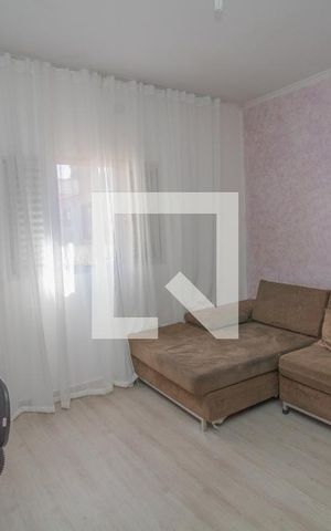 Casa à venda com 215m², 4 quartos e 2 vagas Casa à venda com 215m², 4 quartos e 2 vagasSala de TV
