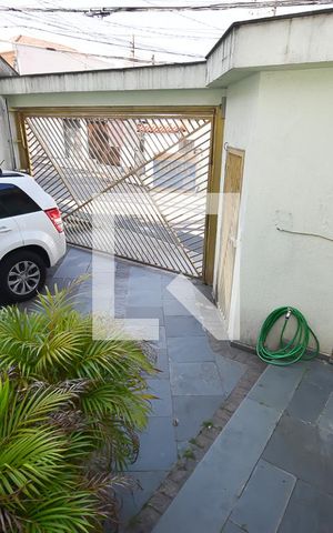 Casa para alugar com 220m², 3 quartos e 4 vagas Casa para alugar com 220m², 3 quartos e 4 vagasÁrea externa