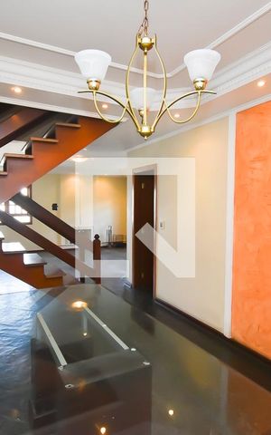 Casa para alugar com 220m², 3 quartos e 4 vagas Casa para alugar com 220m², 3 quartos e 4 vagasSala de Jantar