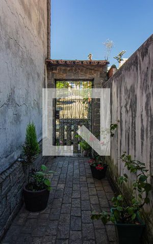 Casa à venda com 170m², 3 quartos e 6 vagas Casa à venda com 170m², 3 quartos e 6 vagasCorredor