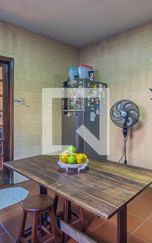 Casa à venda com 170m², 3 quartos e 6 vagas Casa à venda com 170m², 3 quartos e 6 vagasCozinha