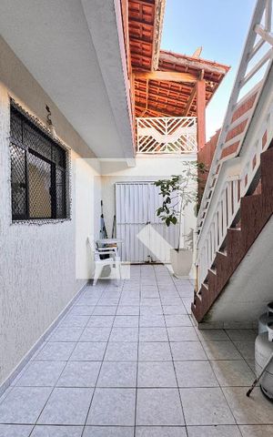 Casa à venda com 199m², 3 quartos e 3 vagas Casa à venda com 199m², 3 quartos e 3 vagasQuintal