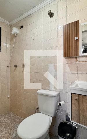 Casa à venda com 199m², 3 quartos e 3 vagas Casa à venda com 199m², 3 quartos e 3 vagasBanheiro da suíte 2