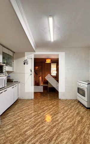 Casa à venda com 199m², 3 quartos e 3 vagas Casa à venda com 199m², 3 quartos e 3 vagasCozinha