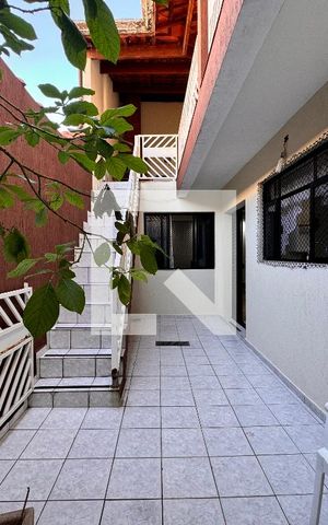 Casa à venda com 199m², 3 quartos e 3 vagas Casa à venda com 199m², 3 quartos e 3 vagasQuintal