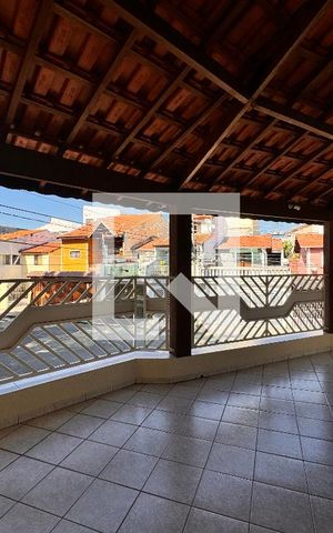Casa à venda com 199m², 3 quartos e 3 vagas Casa à venda com 199m², 3 quartos e 3 vagasVaranda