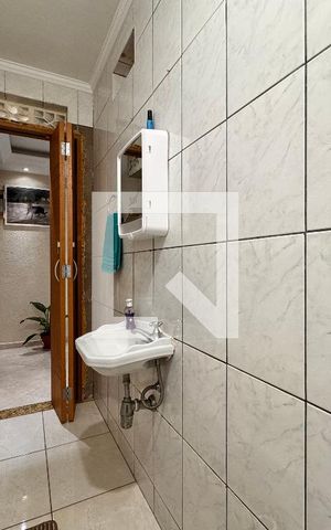 Casa à venda com 199m², 3 quartos e 3 vagas Casa à venda com 199m², 3 quartos e 3 vagasLavabo