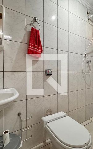 Casa à venda com 199m², 3 quartos e 3 vagas Casa à venda com 199m², 3 quartos e 3 vagasBanheiro da suíte 1