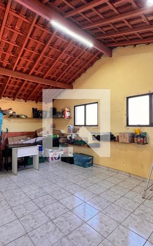 Casa à venda com 199m², 3 quartos e 3 vagas Casa à venda com 199m², 3 quartos e 3 vagasQuarto de Serviço