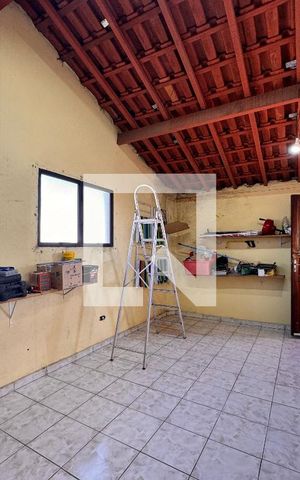 Casa à venda com 199m², 3 quartos e 3 vagas Casa à venda com 199m², 3 quartos e 3 vagasQuarto de Serviço