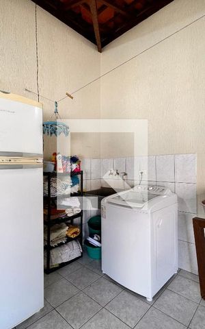 Casa à venda com 199m², 3 quartos e 3 vagas Casa à venda com 199m², 3 quartos e 3 vagasLavanderia