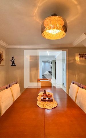 Casa à venda com 199m², 3 quartos e 3 vagas Casa à venda com 199m², 3 quartos e 3 vagasSala de jantar