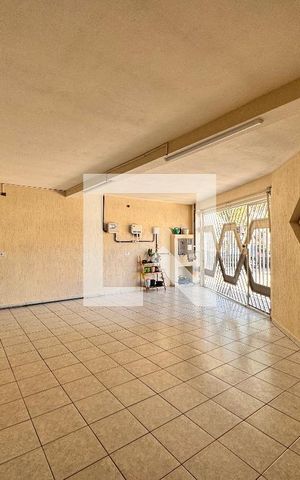 Casa à venda com 199m², 3 quartos e 3 vagas Casa à venda com 199m², 3 quartos e 3 vagasGaragem