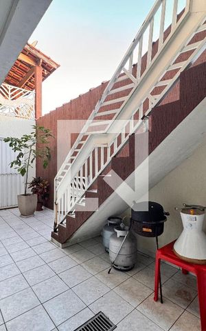 Casa à venda com 199m², 3 quartos e 3 vagas Casa à venda com 199m², 3 quartos e 3 vagasQuintal