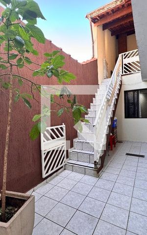 Casa à venda com 199m², 3 quartos e 3 vagas Casa à venda com 199m², 3 quartos e 3 vagasQuintal