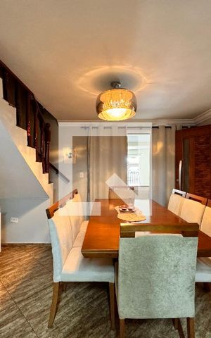 Casa à venda com 199m², 3 quartos e 3 vagas Casa à venda com 199m², 3 quartos e 3 vagasSala de Jantar
